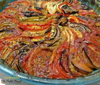 Ratatouille, ghiveci la tava cu vinete, ardei, rosii, dovlecei