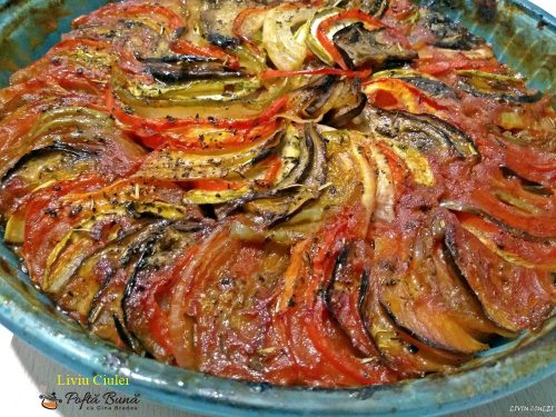 Ratatouille, ghiveci la tava cu vinete, ardei, rosii, dovlecei
