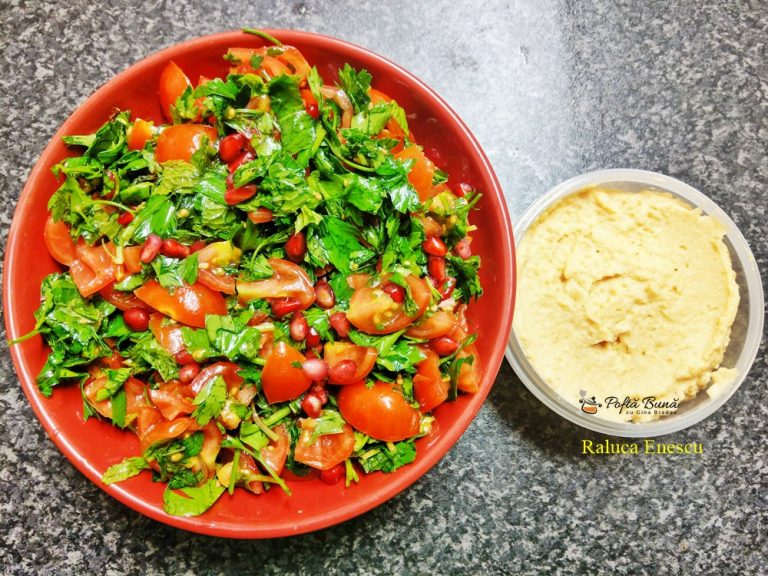 Hummus si salata de rosii