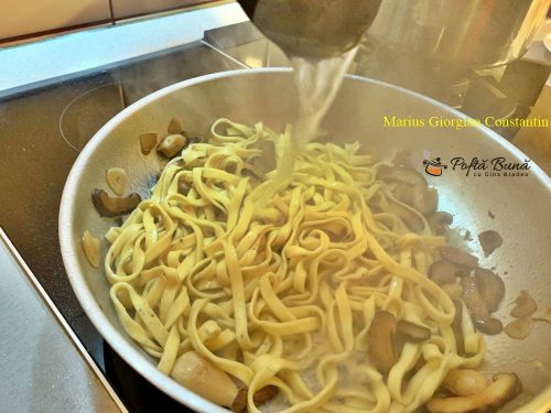 Paste cu trufe, ciuperci si smantana, reteta rapida