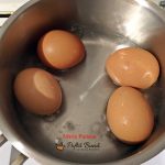 reteta scotch eggs oua scotiene 4 150x150 - Oua scotiene, reteta de chiftele din carne tocata, umplute cu oua fierte