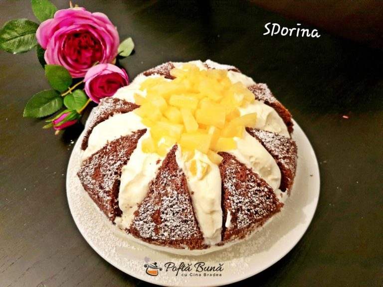 Tort Kilimanjaro cu ananas, blat de cacao si crema de branza