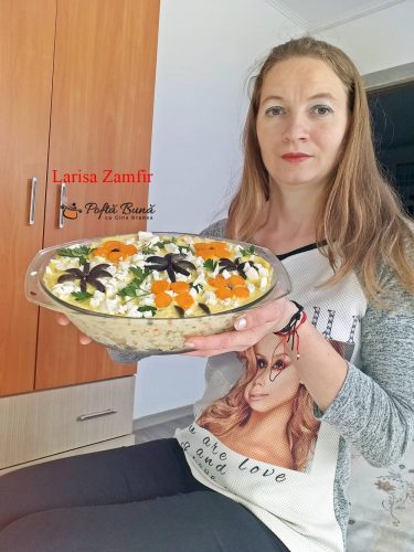 salata boeuf cu piept de pui 2 375x500 - Salata de boeuf cu piept de pui, varianta romaneasca si gustoasa