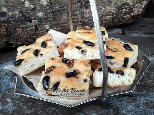 Focaccia cu masline si nuci, reteta italiana