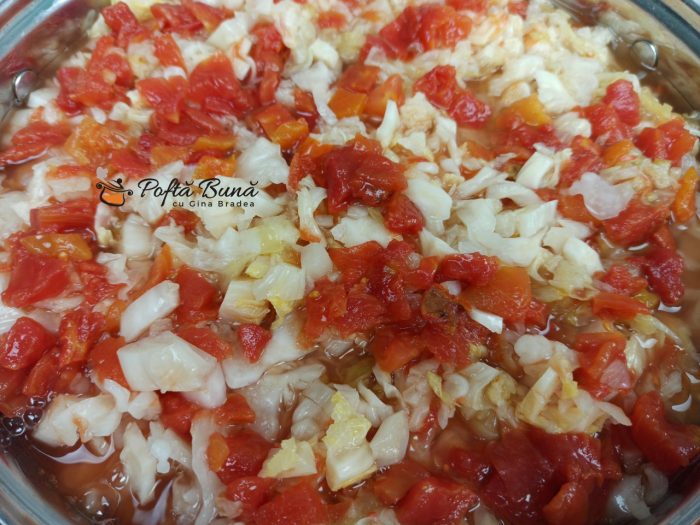 Sarmale in foi de varza cu carne tocata si orez Sarmale moldovenesti in foi de varza cu carne tocata si orez reteta traditionala gina bradea 1 700x525 - Sarmale in foi de varza cu carne tocata si orez
