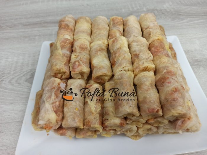 Sarmale in foi de varza cu carne tocata si orez Sarmale moldovenesti in foi de varza cu carne tocata si orez reteta traditionala gina bradea 2 700x525 - Sarmale in foi de varza cu carne tocata si orez