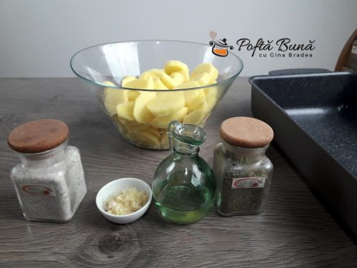 Cartofi la cuptor rondele cu cimbru si usturoi Cartofi la cuptor rondele cu cimbru si usturoi 5 500x375 - Cartofi la cuptor rondele cu cimbru si usturoi