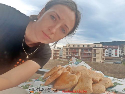 biscuiti cu miere reteta simpla 2 500x375 - Biscuiti cu miere