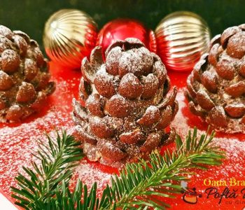 Conuri de brad din biscuiti, fursecuri de Craciun