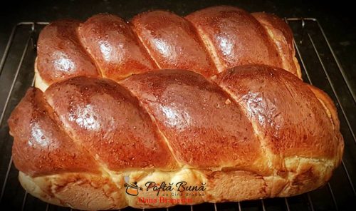 Cozonac cu mere si nuca