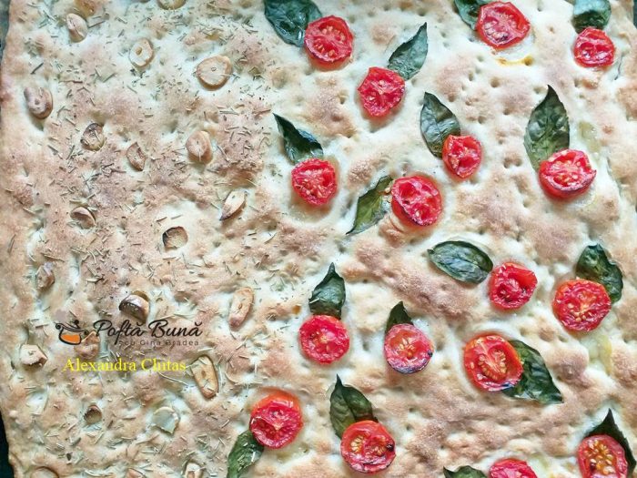 Focaccia cu rosii cherry si usturoi Focaccia cu rosii cherry si usturoi
