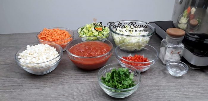 Ciorba de varza dulce cu aripioare Ciorba de legume reteta dietetica pentru dieta rina gina bradea 2 700x341 - Ciorba de varza dulce cu aripioare