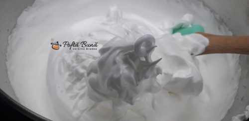 Rulada Diplomat reteta clasica de rulada cu frisca si fructe Diplomat rulada cu frisca naturala fructe vanilie gina bradea 7 500x243 - Rulada Diplomat reteta clasica de rulada cu frisca si fructe