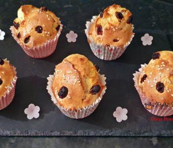 Briose cu stafide si susan Briose cu stafide si susan