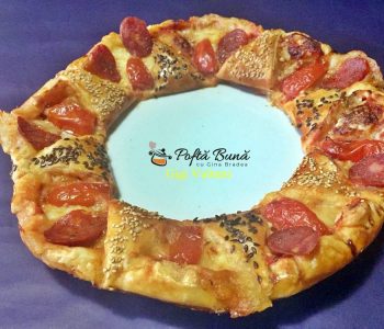 Coronita din aluat fraged - pizza cu salam si cascaval