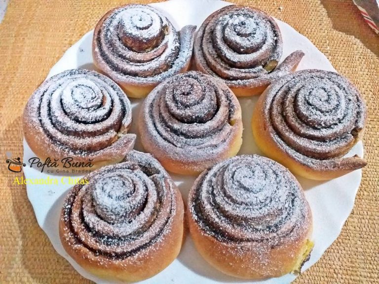 Melci cu pudra de roscove din aluat dospit