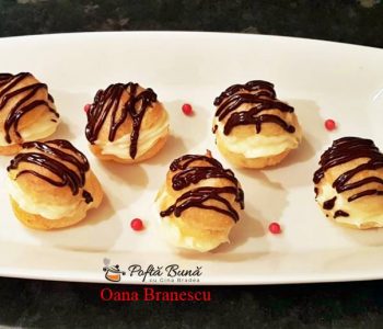 Minieclere cu crema de vanilie Minieclere cu crema de vanilie