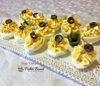 Oua umplute cu crema de branza Oua umplute cu crema de branza