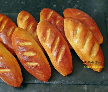 Painici pufoase umplute cu branza Painici pufoase umplute cu branza