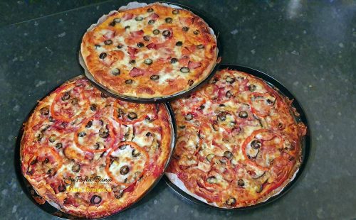 rival Haz un experimento Maniobra Pizza cu de toate si blat pufos, reteta romaneasca - Gina Bradea