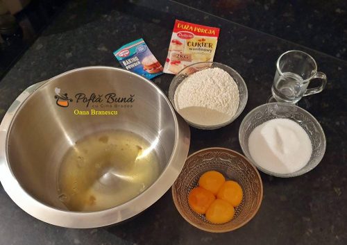 prajitura televizor cu crema de vanilie si gem de piersici 3 500x353 - Prajitura televizor cu crema de vanilie si gem de piersici