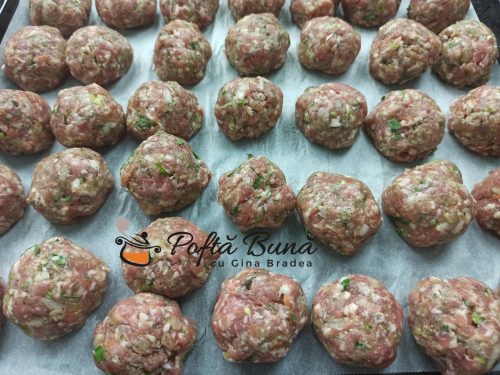 Chiftele marinate in sos de rosii cu piure de cartofi reteta gina bradea 14 500x375 - Chiftele marinate cu sos de rosii si piure de cartofi