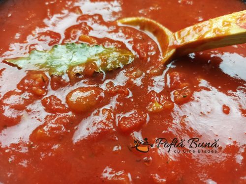 Chiftele marinate in sos de rosii cu piure de cartofi reteta gina bradea 17 500x375 - Chiftele marinate cu sos de rosii si piure de cartofi