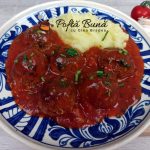 Chiftele marinate Chiftele marinate cu sos de rosii si piure de cartofi