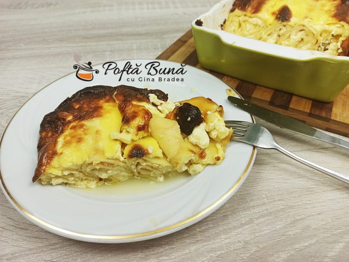 Clatite cu branza dulce de vaci si smantana, la cuptor Clatite cu branza dulce de vaci si smantana, la cuptor