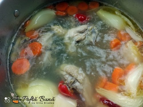 Supa de pui cu taitei de casa reteta de zeama traditionala Supa de pui cu taitei de casa reteta de zeama traditionala gina bradea 2 500x375 - Supa de pui cu taitei de casa reteta de zeama traditionala