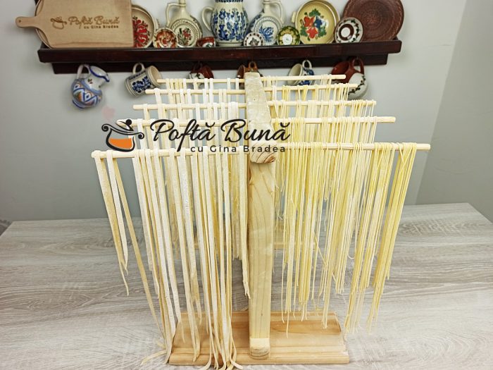 Taitei de casa cu ou, reteta traditionala Taitei de casa cu ou, reteta traditionala