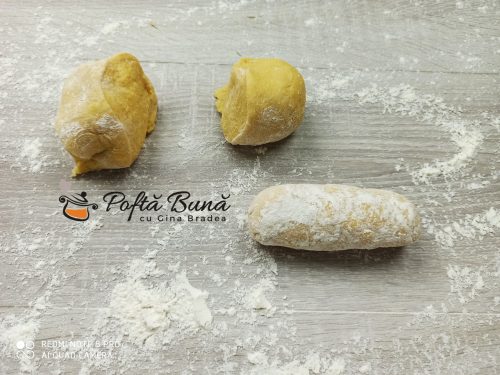 Taitei de casa cu ou reteta traditionala Taitei de casa cu ou pentru supa reteta traditionala gina bradea 7 500x375 - Taitei de casa cu ou reteta traditionala
