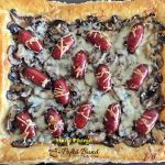 Tarta cu ciuperci si carnaciori de bere Tarta cu ciuperci si carnaciori de bere