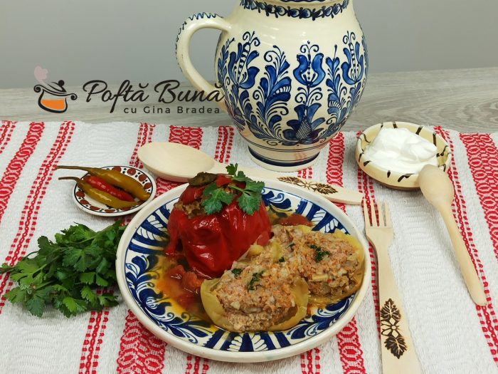 Ardei umpluti cu carne tocata si orez Ardei umpluti cu carne tocata si orez