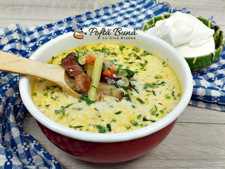 Ciorba de pastai cu smantana si afumatura - reteta ardeleneasca sau ciorba de fasole pastai, galbena sau verde, fideluta sau pastai late, teci, cu leustean si marar.