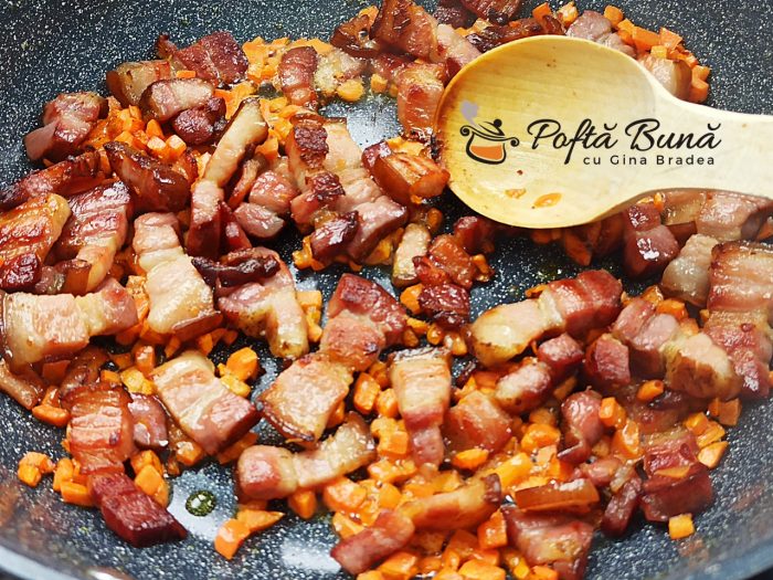 Ciorba de pastai cu smantana si afumatura - Gina Bradea