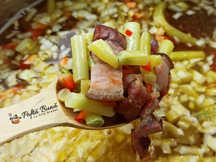 Ciorba de pastai cu smantana si afumatura - reteta ardeleneasca