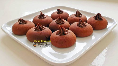 Biscuiti fragezi cu ciocolata Biscuiti fragezi cu ciocolata