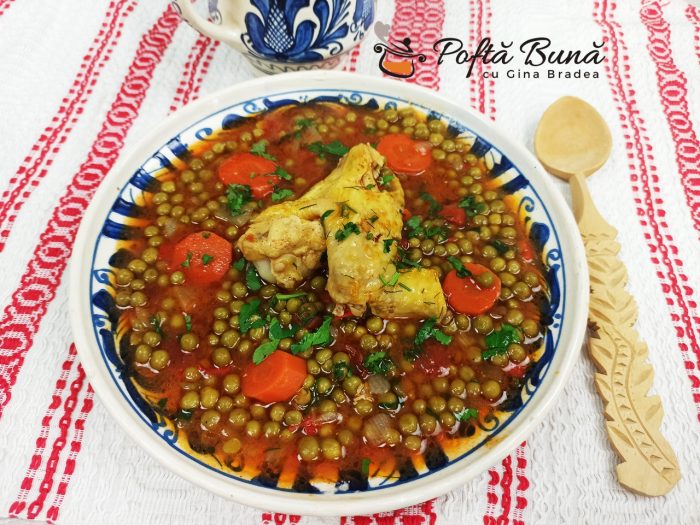 Mancare de mazare cu carne de pui si morcov Mancare de mazare cu carne de pui si morcov