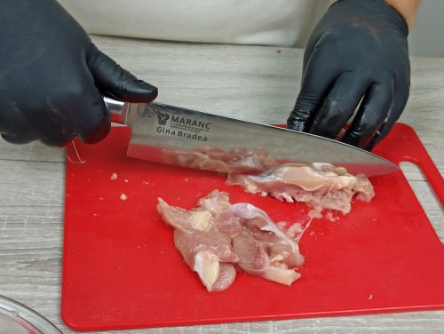 Pui cu ciuperci si usturoi la tigaie tochitura gina bradea 3 500x376 - Pui cu ciuperci si usturoi, la tigaie