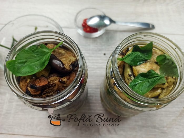 Vinete si dovlecei in ulei la borcan pentru iarna gina bradea 4 700x525 - Vinete si dovlecei in ulei la borcan pentru iarna