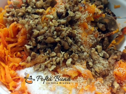 Placinta cu dovleac si nuci Placinta cu dovleac si nuci reteta de post gina bradea 3 500x376 - Placinta cu dovleac si nuci