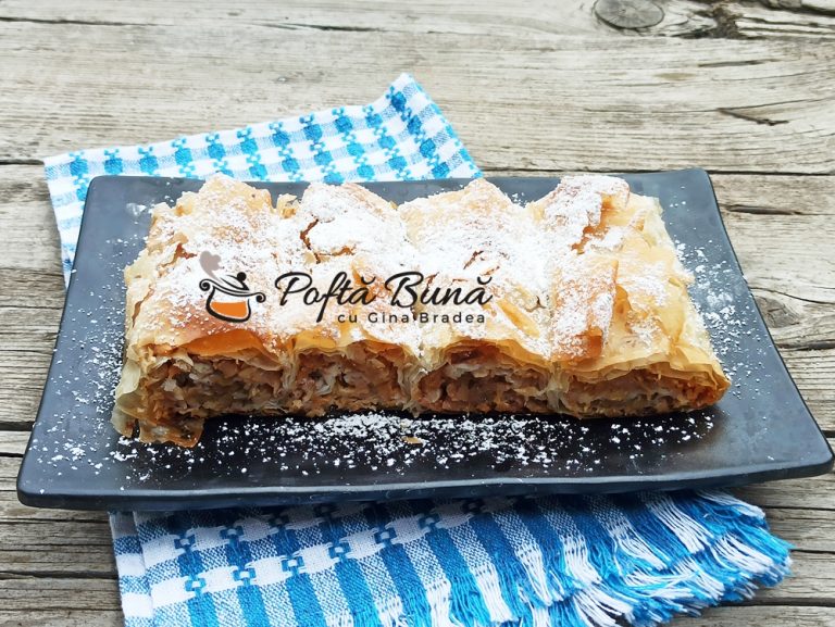 Strudel cu mere rase, nuci, scortisoara si foi subtiri