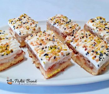 Prajitura cu mere, nuca de cocos si frisca Prajitura cu mere, nuca de cocos si frisca