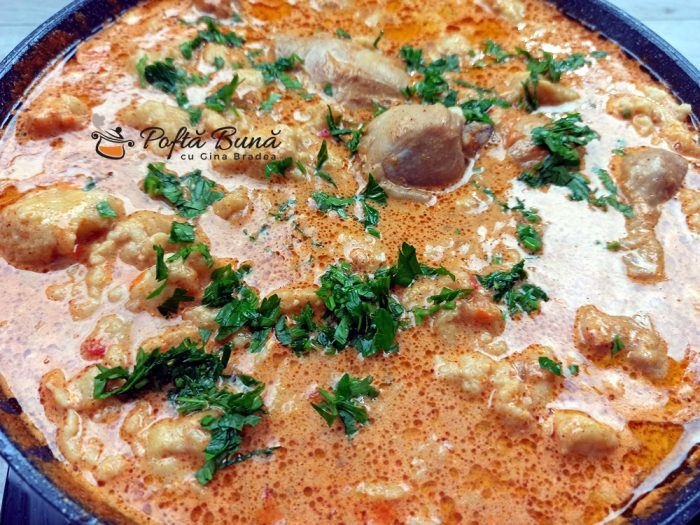 Papricas de pui reteta cu galuste si smantana Papricas de pui reteta cu galuste si smantana