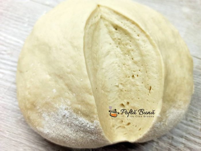 Pogacele cu jumari si iaurt aluat foietaj cu osanza gina bradea 12 700x525 - Pogacele cu jumari si iaurt