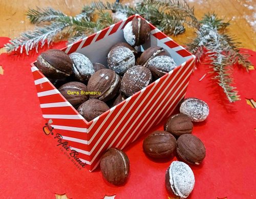 Nuci cu cacao si crema de cocos Nuci cu cacao si crema de cocos