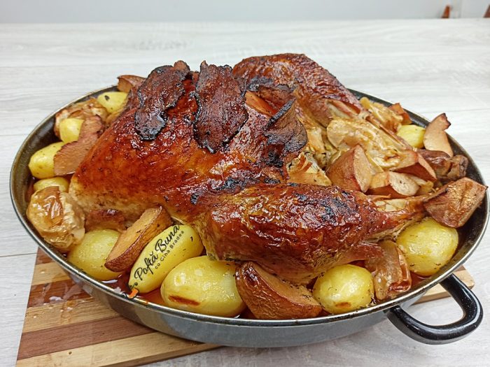 Curcan la cuptor intreg - reteta de curcan umplut