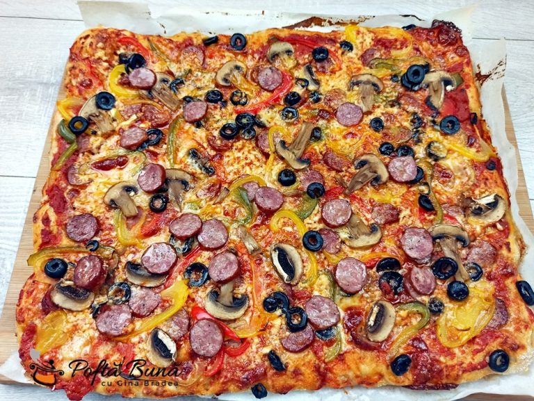 Pizza cu de toate si blat pufos, reteta romaneasca