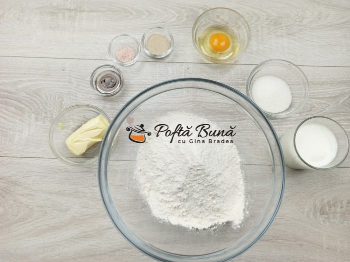 Mucenici umpluti cu nuca miere si scortisoara reteta gina bradea 26 700x525 - Mucenici pufosi umpluti cu nuca si scortisoara